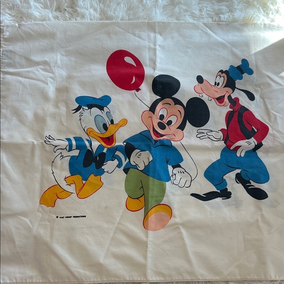 Vintage Disney Character Print pillowcase - Picture 1 of 3